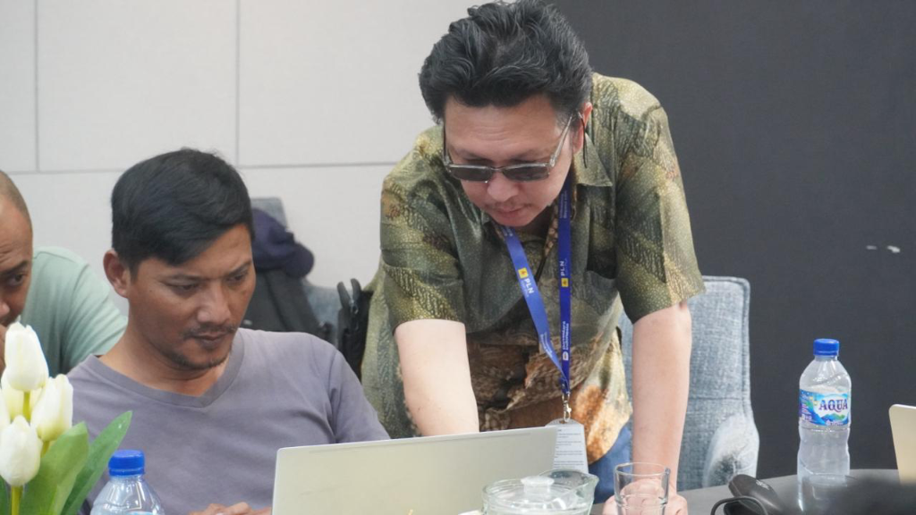 Pendampingan Hands-On Langsung di Laptop Peserta