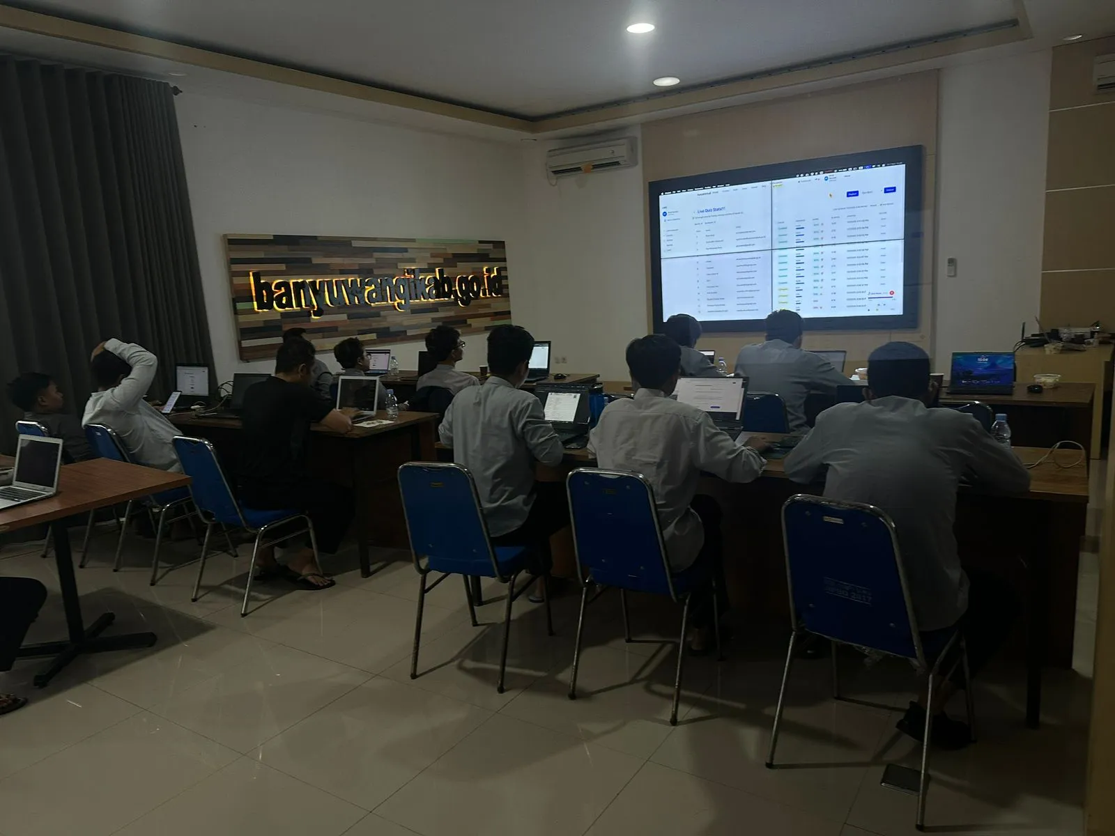 Pelatihan AI: Vibe Coding — AI for Devs — Pemda Banyuwangi